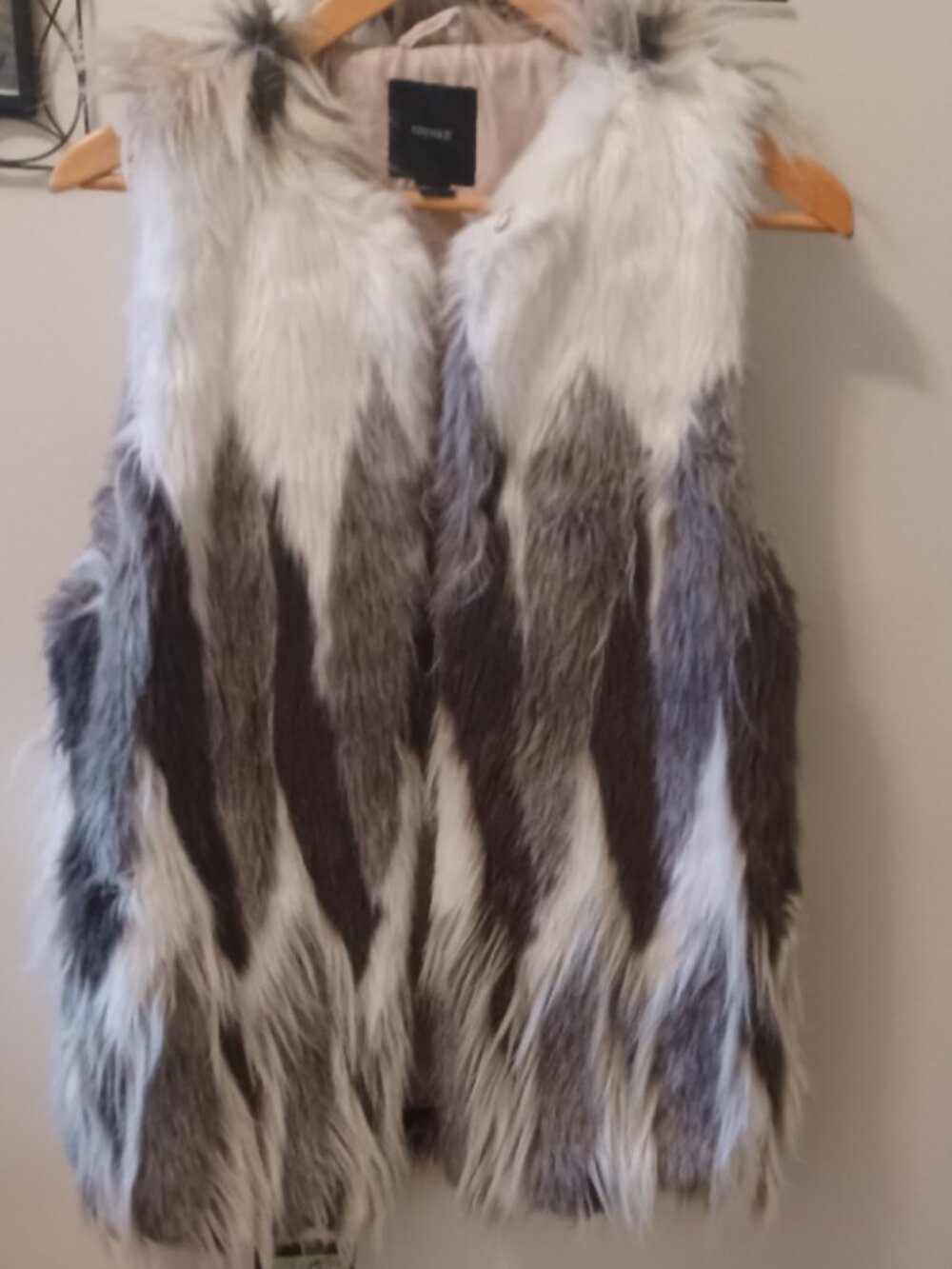 Forever 21 Beautiful Vintage Faux Fur White/Brownish Lined Vest Pockets Med